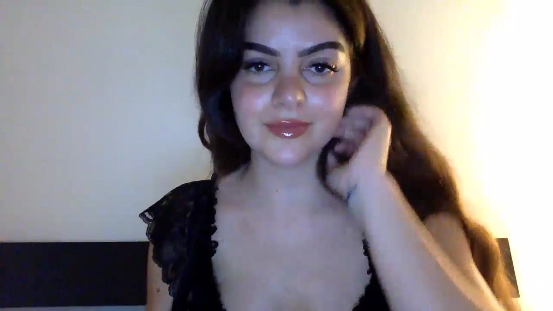 Gallery image thumbnail from Kaviar2's myfreecams stream on, 05/18/2024, 21:01 image 16 of 20
