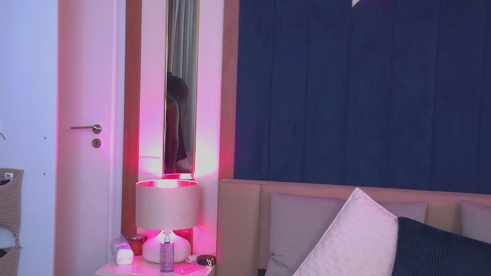Gallery image thumbnail from Kaya_b's myfreecams stream on, 06/07/2024, 20:35 image 10 of 20