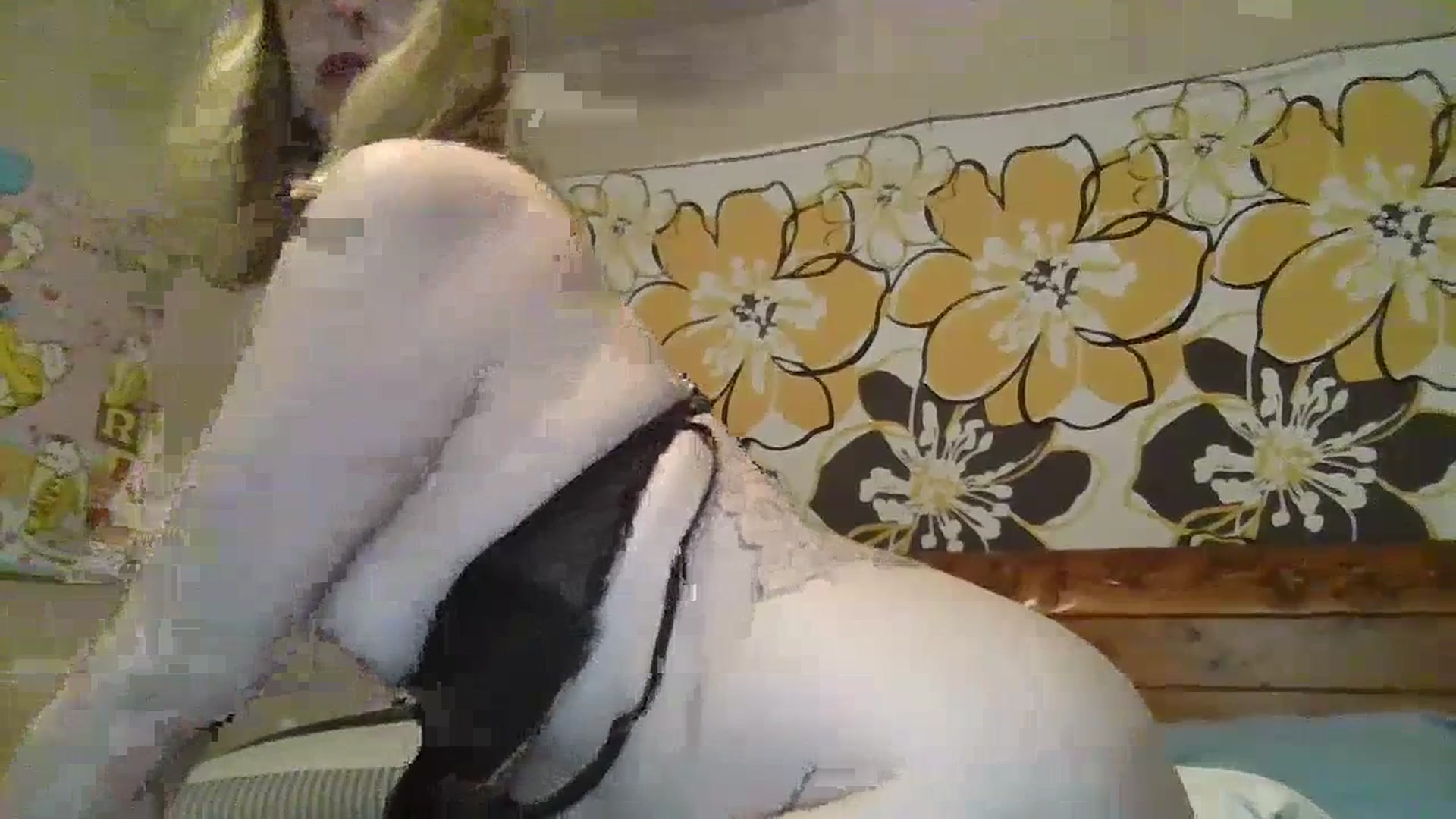 Gallery image thumbnail from KaydCoxxx95's myfreecams stream on, 07/13/2023, 10:49 image 18 of 20