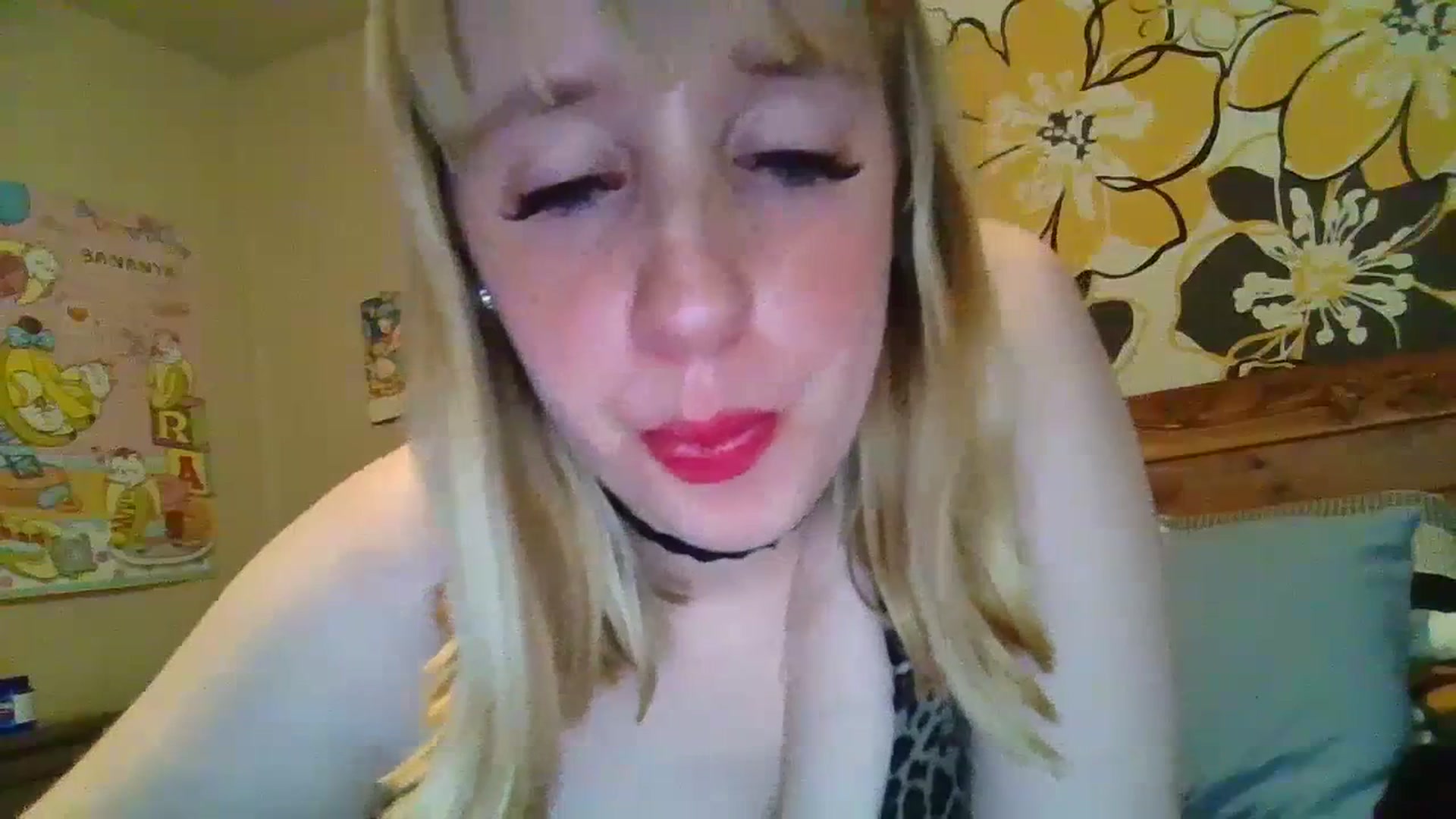 Gallery image thumbnail from KaydCoxxx95's myfreecams stream on, 07/16/2023, 09:40 image 7 of 20