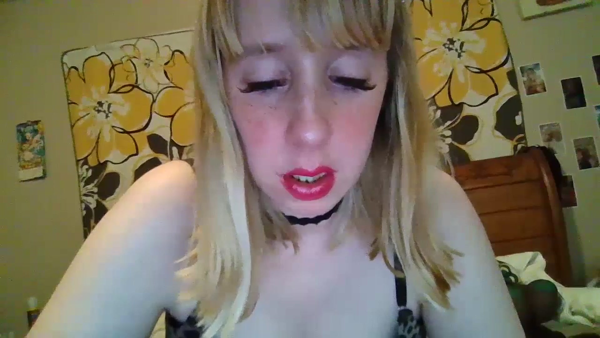 Gallery image thumbnail from KaydCoxxx95's myfreecams stream on, 07/16/2023, 11:43 image 6 of 20