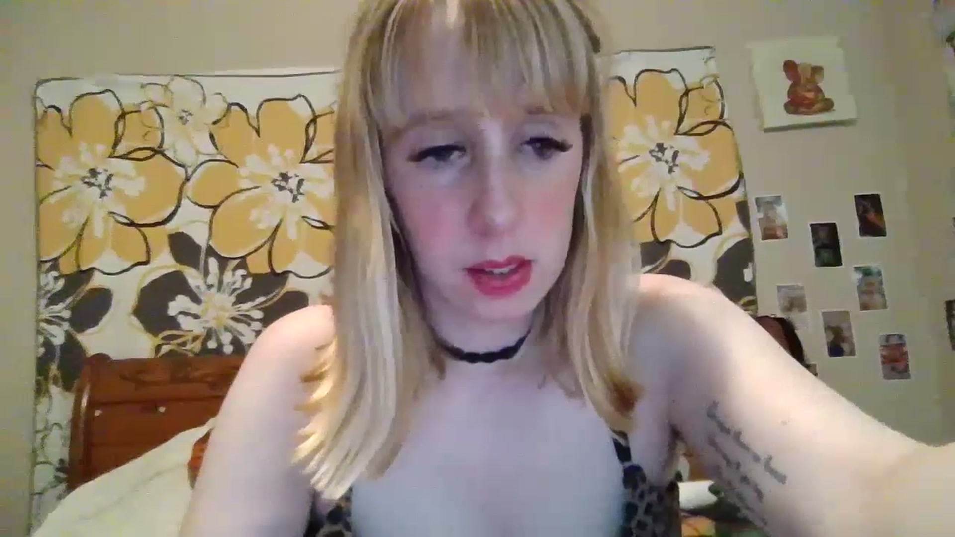 Gallery image thumbnail from KaydCoxxx95's myfreecams stream on, 07/16/2023, 11:43 image 13 of 20