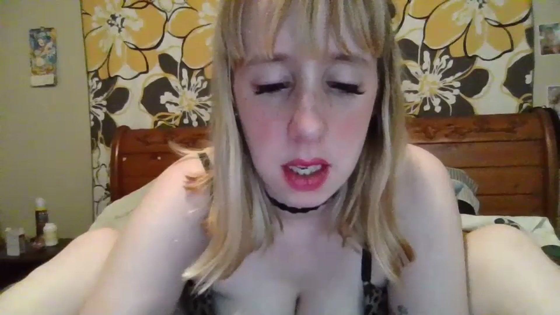 Gallery image thumbnail from KaydCoxxx95's myfreecams stream on, 07/16/2023, 11:43 image 20 of 20
