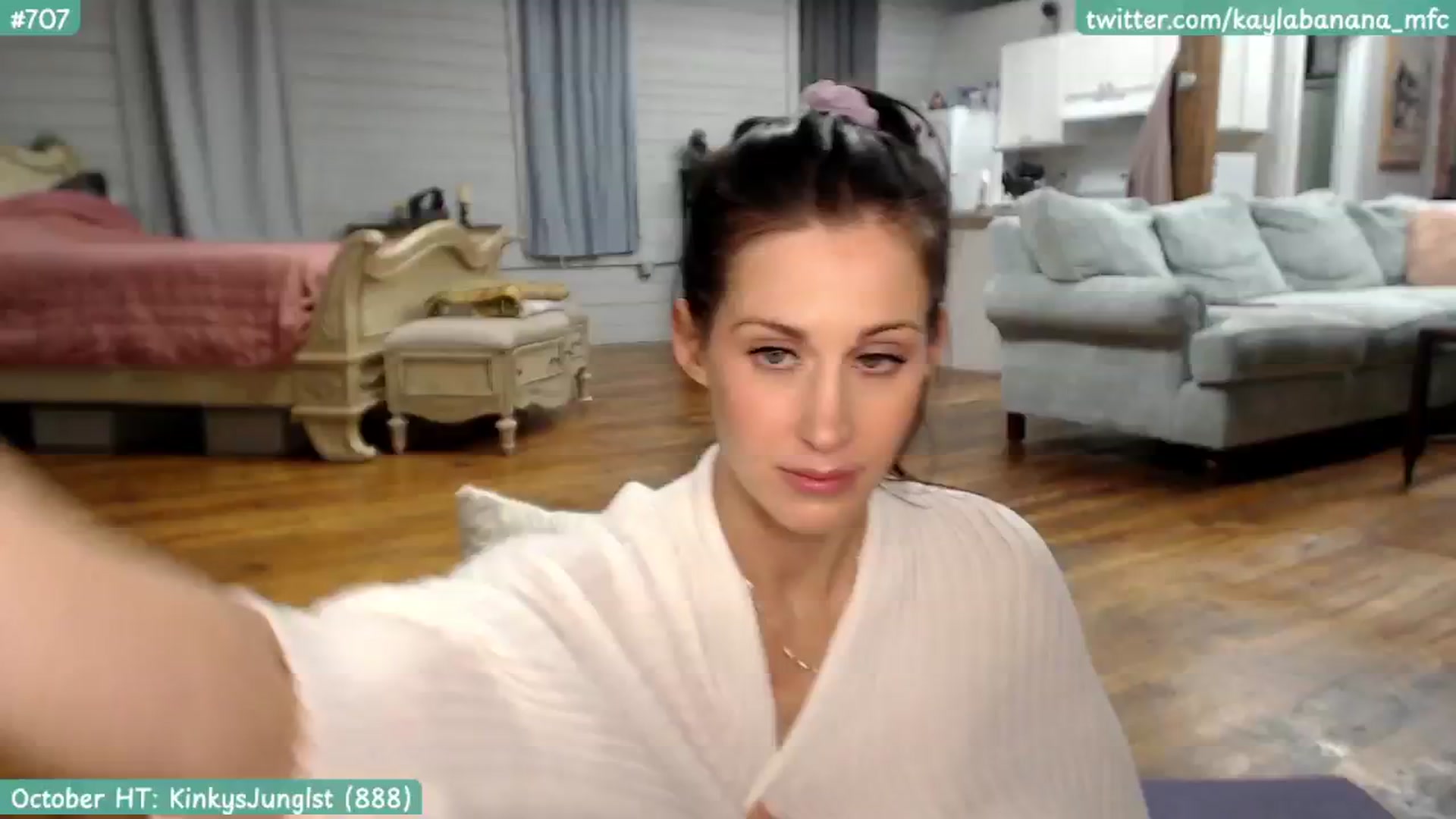 Gallery image thumbnail from KaylaBanana's myfreecams stream on, 11/20/2024, 09:33 image 18 of 20