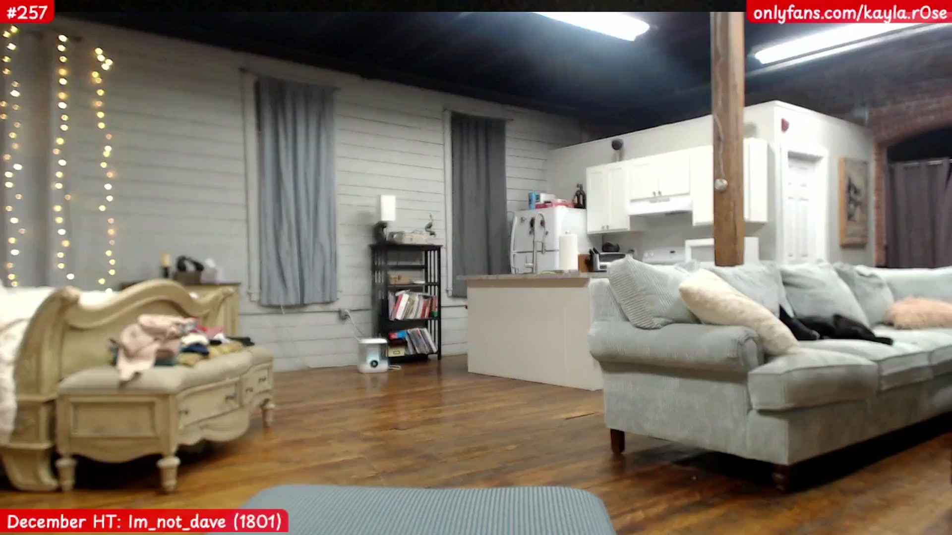 Gallery image thumbnail from KaylaBanana's myfreecams stream on, 12/27/2024, 08:55 image 2 of 20