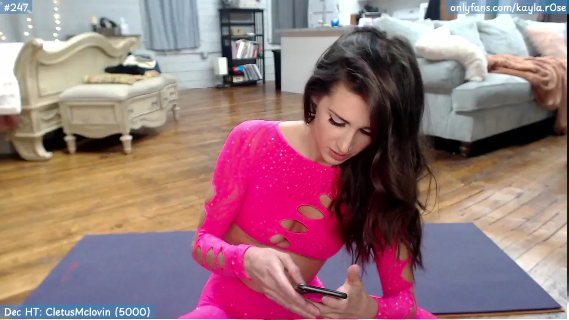 Gallery image thumbnail from KaylaBanana's myfreecams stream on, 01/01/2025, 06:21 image 2 of 20