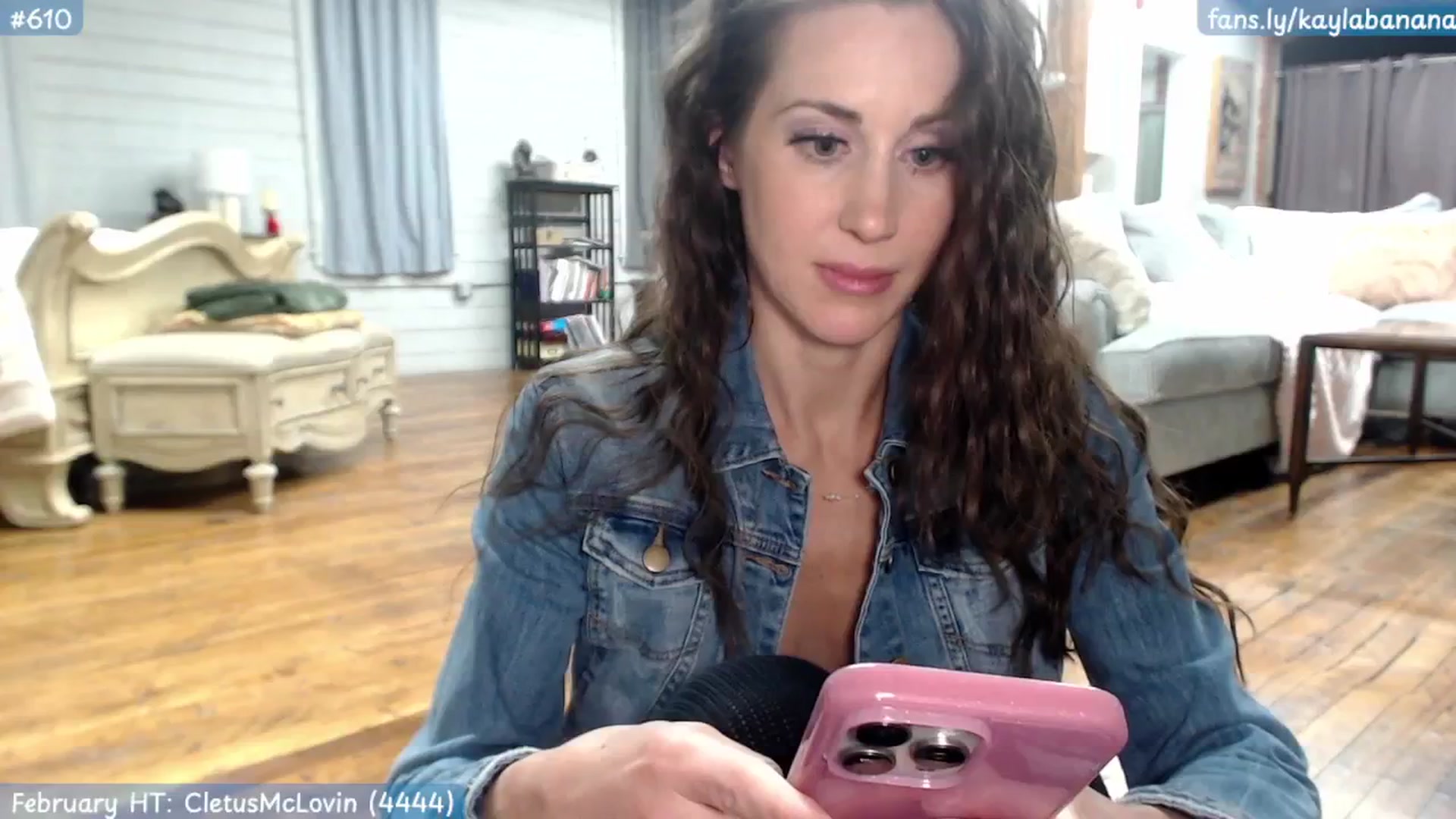 Gallery image thumbnail from KaylaBanana's myfreecams stream on, 02/23/2025, 09:48 image 19 of 20