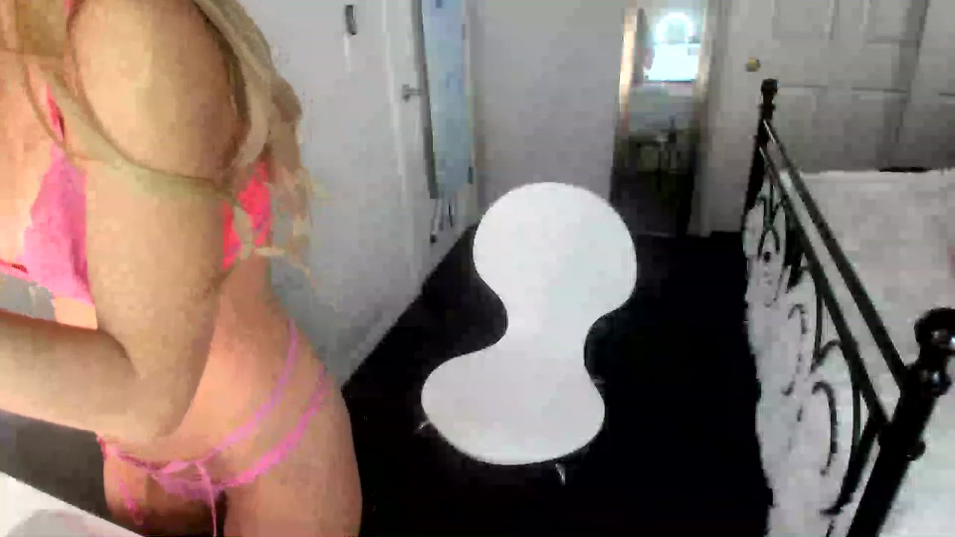 Gallery image thumbnail from KaylaKayden's myfreecams stream on, 12/10/2022, 23:57 image 14 of 20