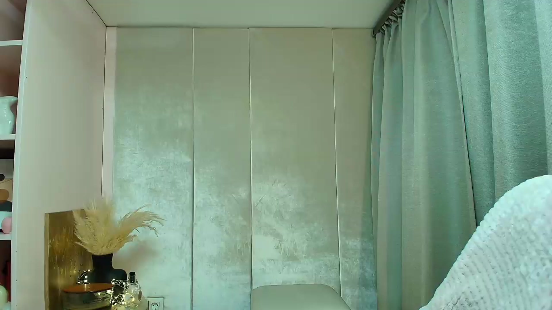 Gallery image thumbnail from Kayla__'s myfreecams stream on, 07/31/2026, 17:34 image 19 of 20