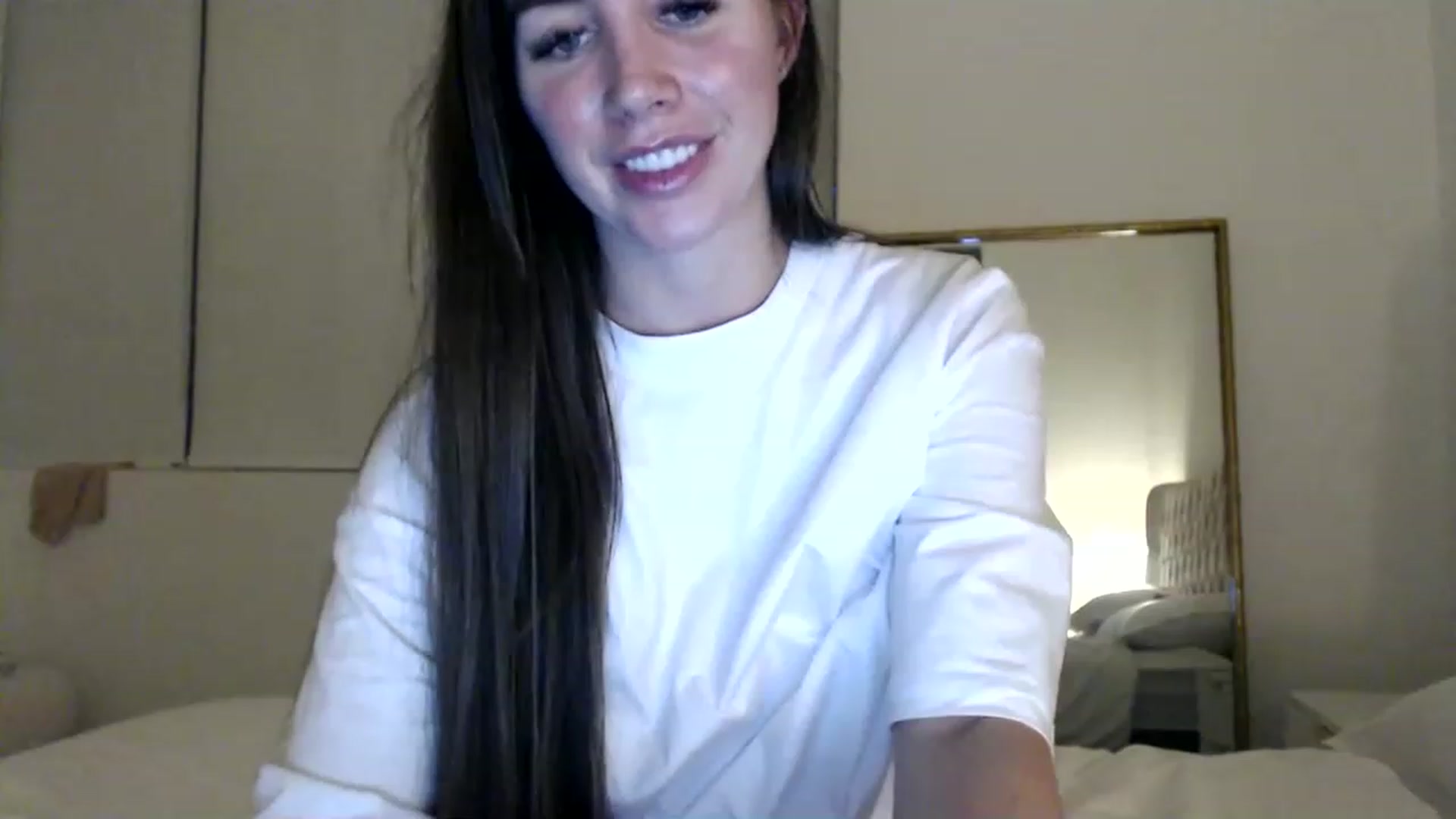 Gallery image thumbnail from Kayla_x's myfreecams stream on, 04/24/2023, 19:39 image 5 of 20