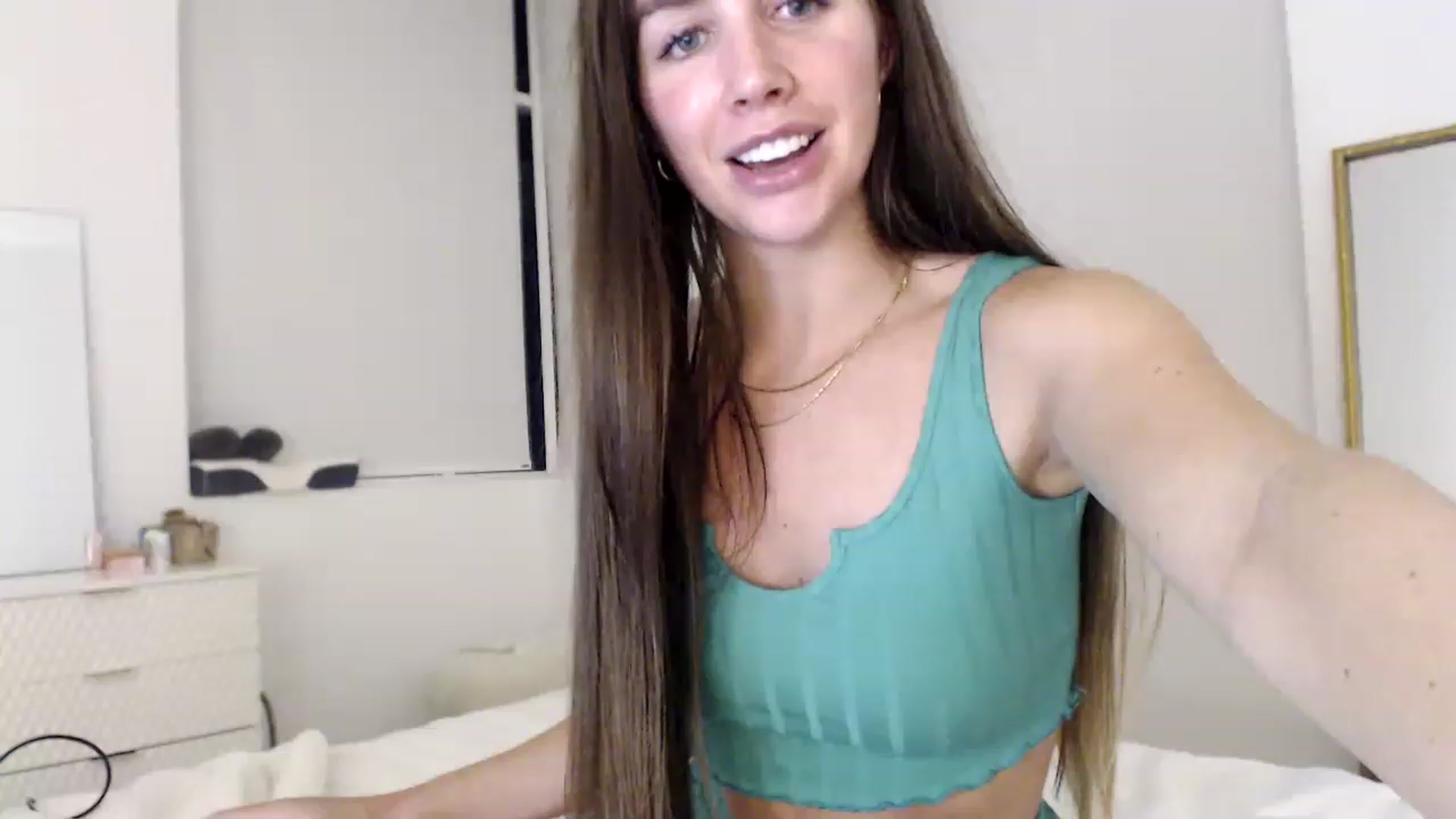 Gallery image thumbnail from Kayla_x's myfreecams stream on, 05/03/2023, 16:54 image 17 of 20
