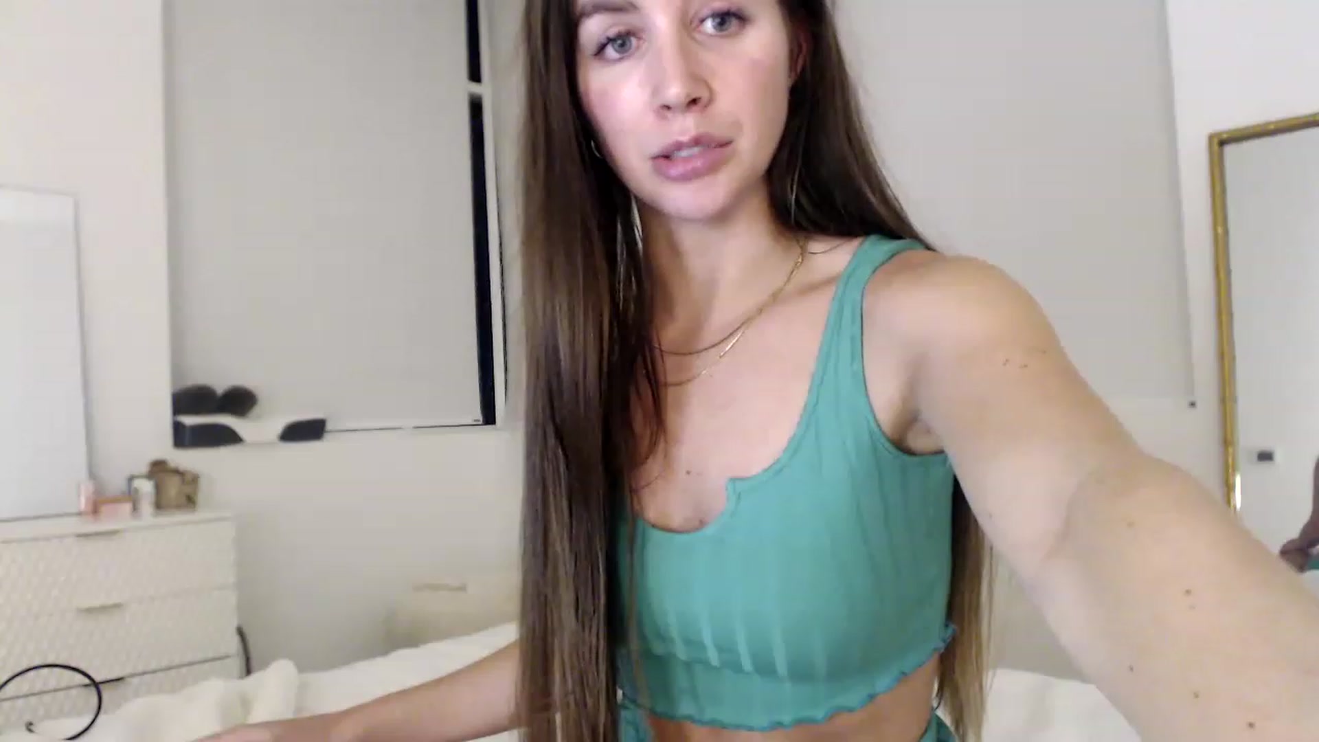 Gallery image thumbnail from Kayla_x's myfreecams stream on, 05/03/2023, 16:54 image 16 of 20
