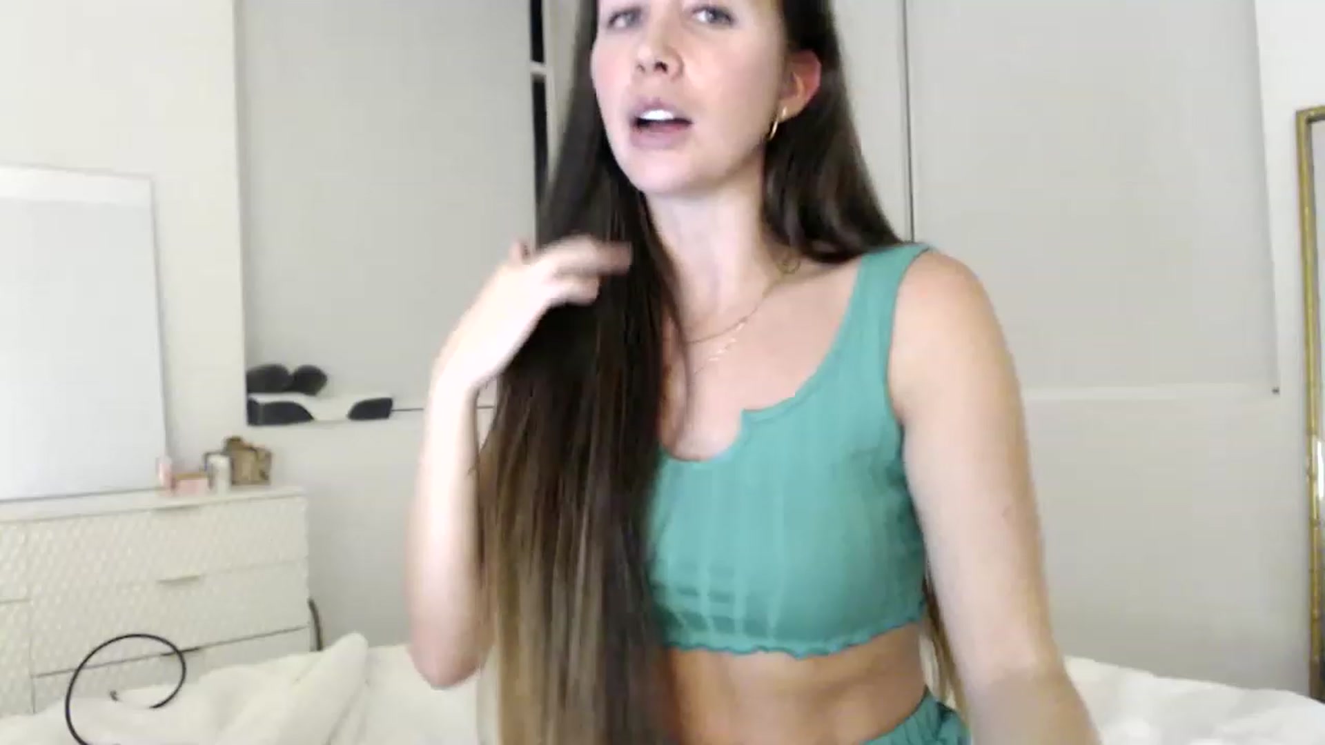 Gallery image thumbnail from Kayla_x's myfreecams stream on, 05/03/2023, 16:54 image 8 of 20