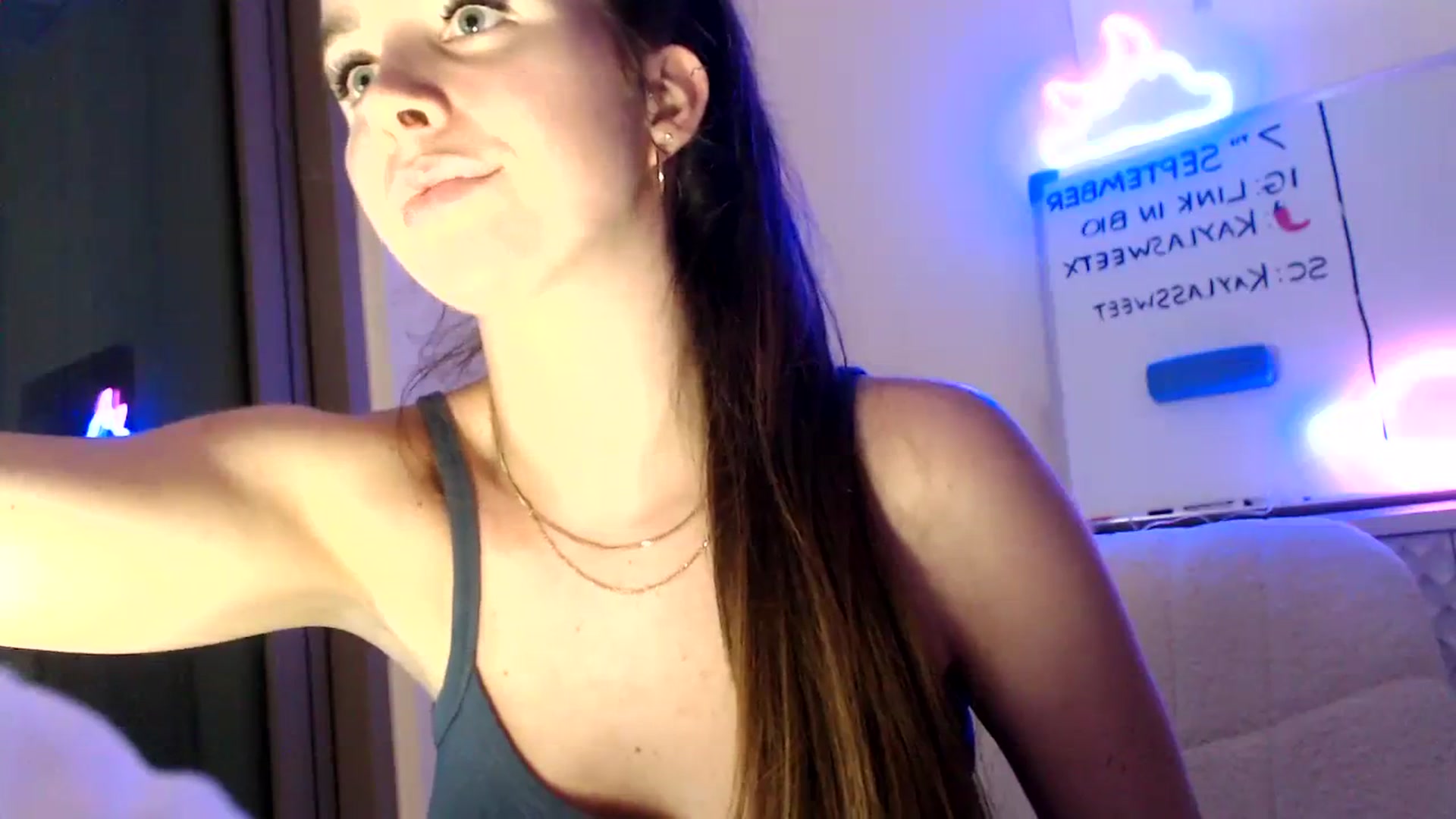 Gallery image thumbnail from Kayla_x's myfreecams stream on, 09/07/2023, 15:53 image 4 of 20