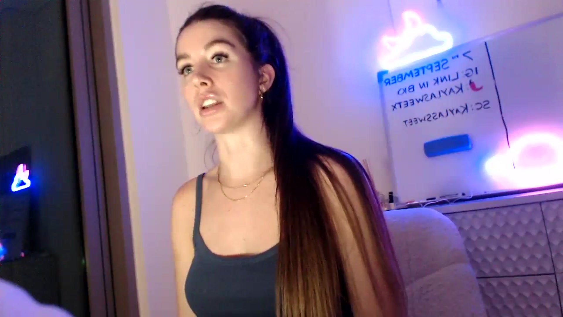 Gallery image thumbnail from Kayla_x's myfreecams stream on, 09/07/2023, 15:53 image 11 of 20