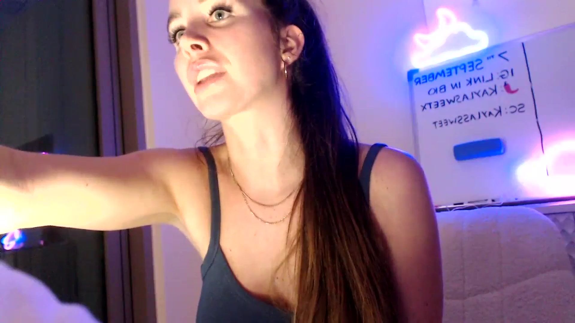 Gallery image thumbnail from Kayla_x's myfreecams stream on, 09/07/2023, 15:53 image 2 of 20