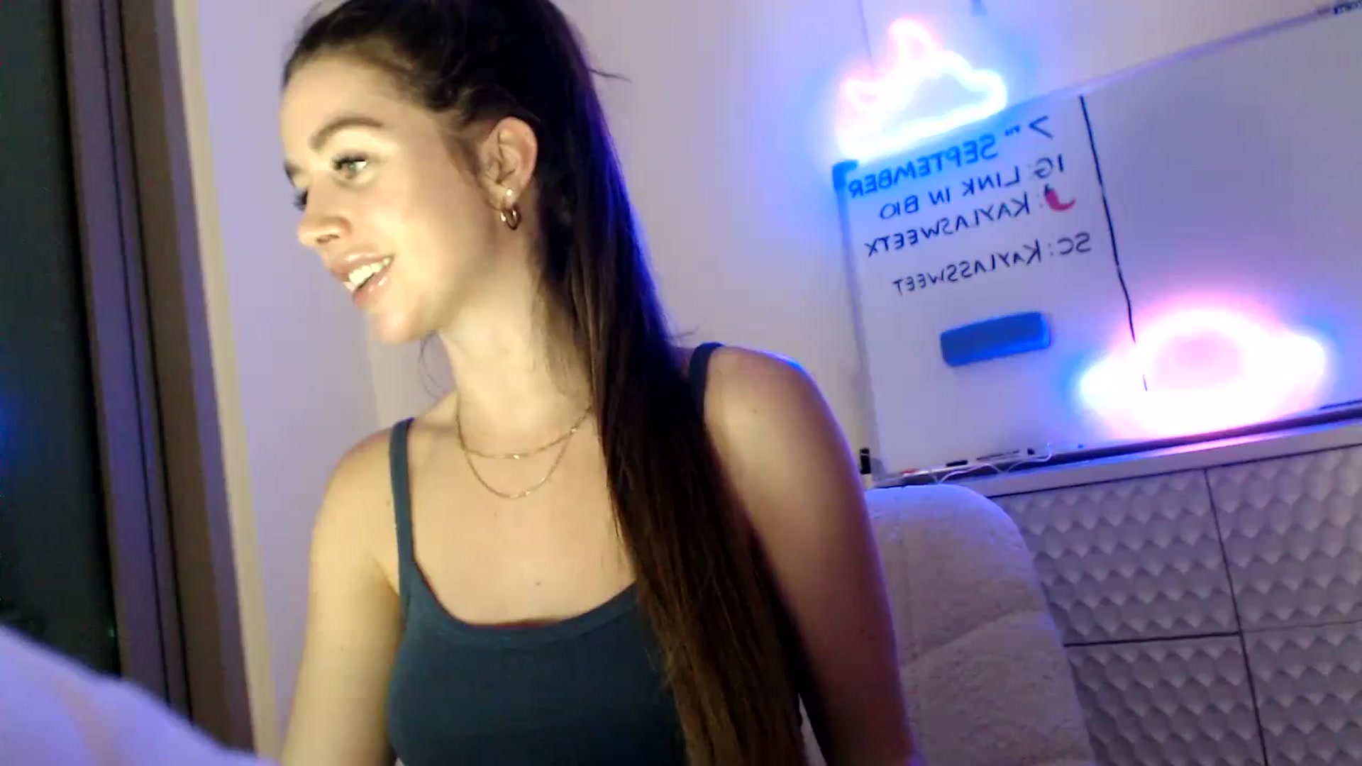 Gallery image thumbnail from Kayla_x's myfreecams stream on, 09/07/2023, 15:53 image 18 of 20