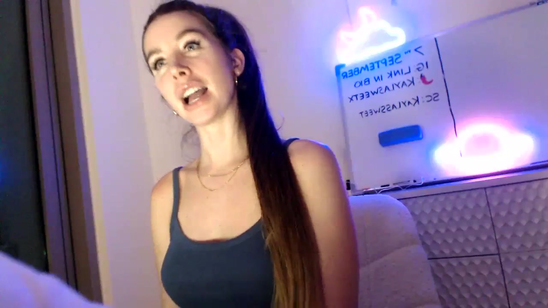 Gallery image thumbnail from Kayla_x's myfreecams stream on, 09/07/2023, 15:53 image 17 of 20