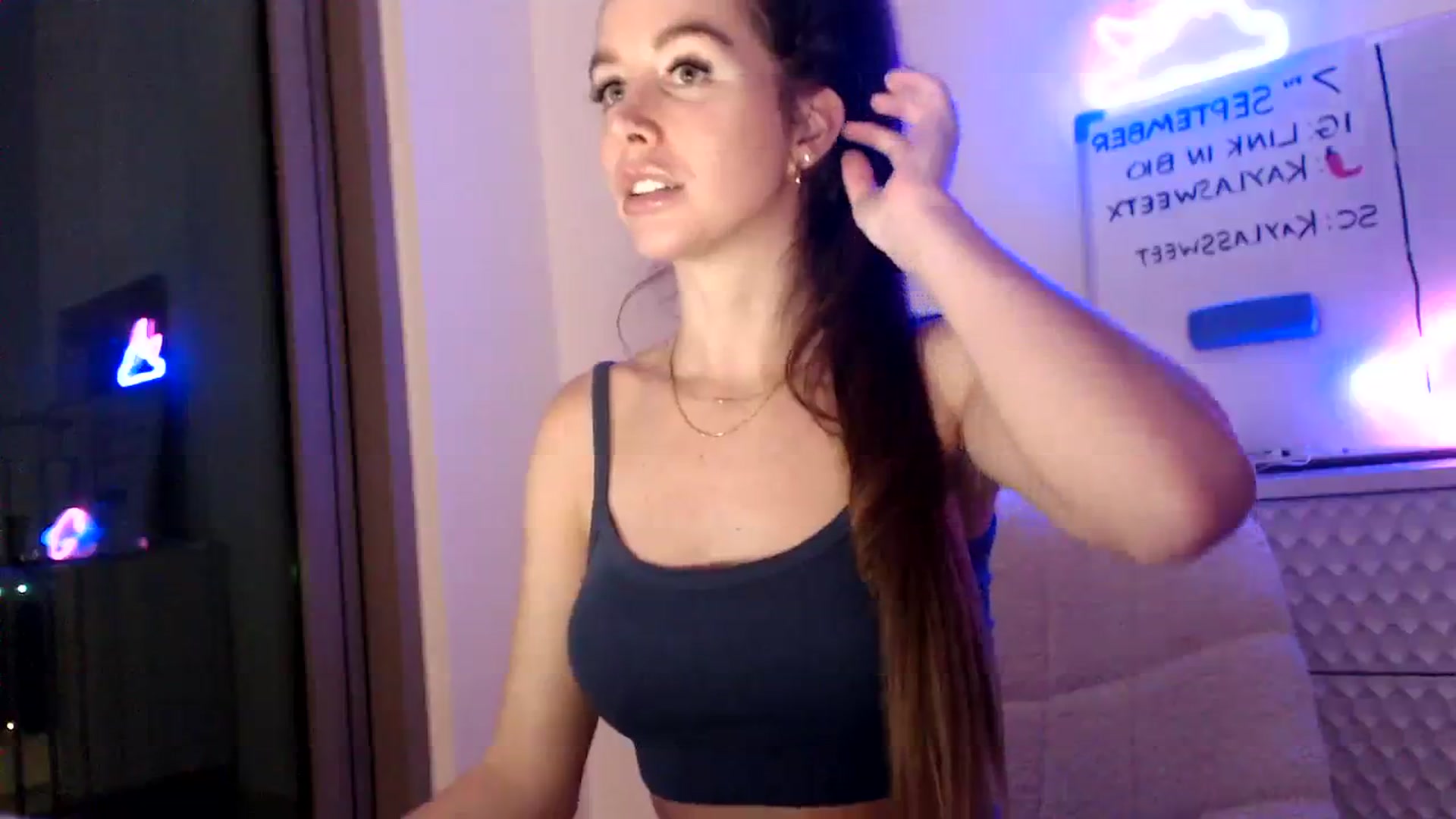Gallery image thumbnail from Kayla_x's myfreecams stream on, 09/07/2023, 15:53 image 20 of 20
