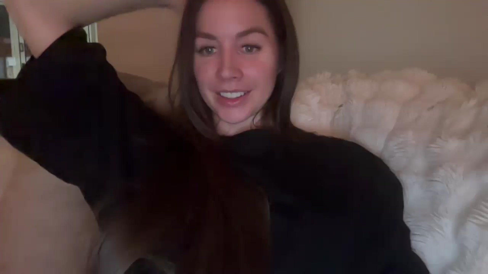 Gallery image thumbnail from Kayla_x's myfreecams stream on, 12/18/2024, 23:03 image 11 of 20