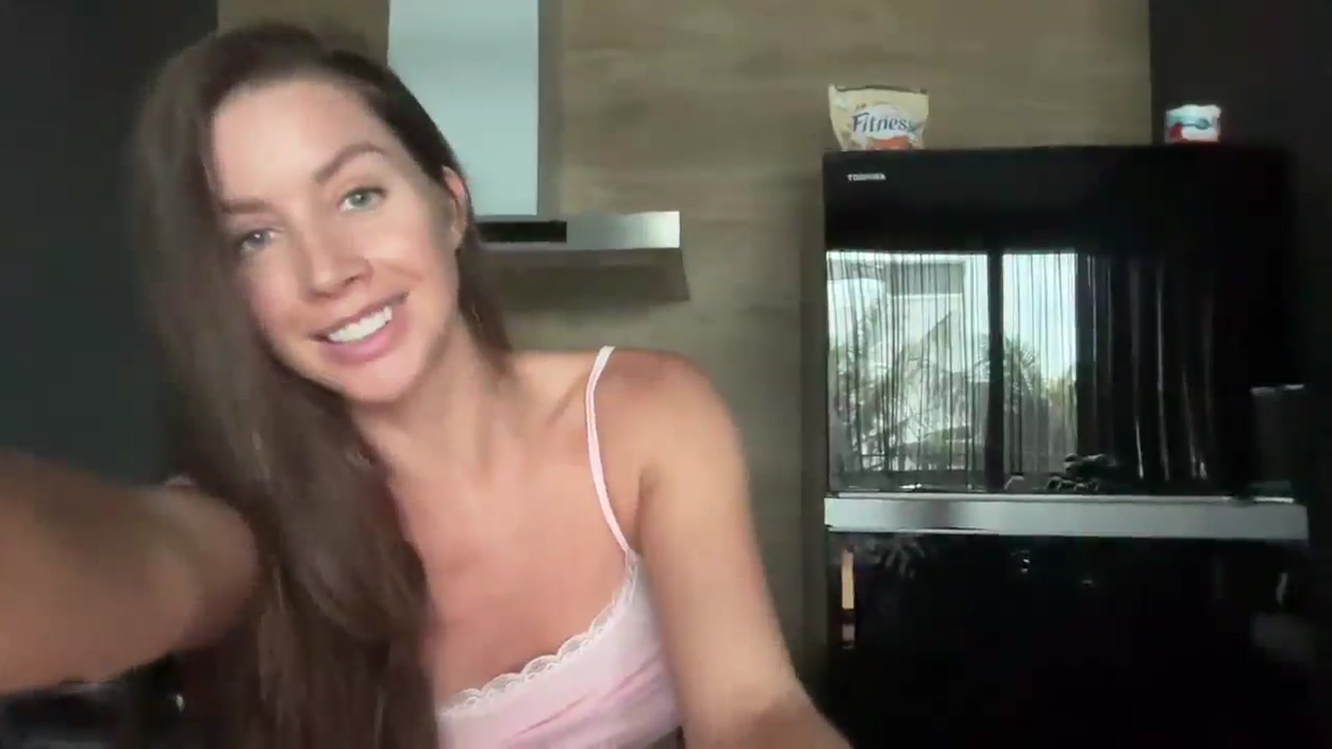 Gallery image thumbnail from Kayla_x's myfreecams stream on, 11/08/2025, 10:37 image 14 of 20