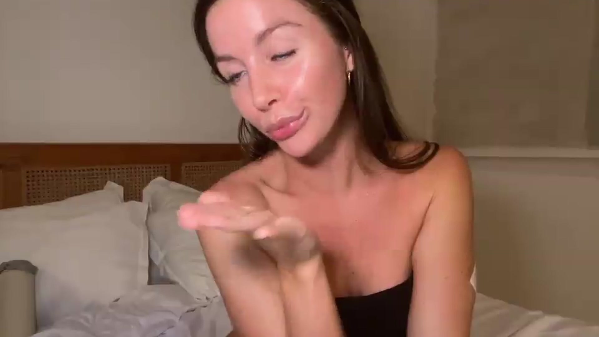 Gallery image thumbnail from Kayla_x's myfreecams stream on, 08/29/2026, 10:45 image 20 of 20