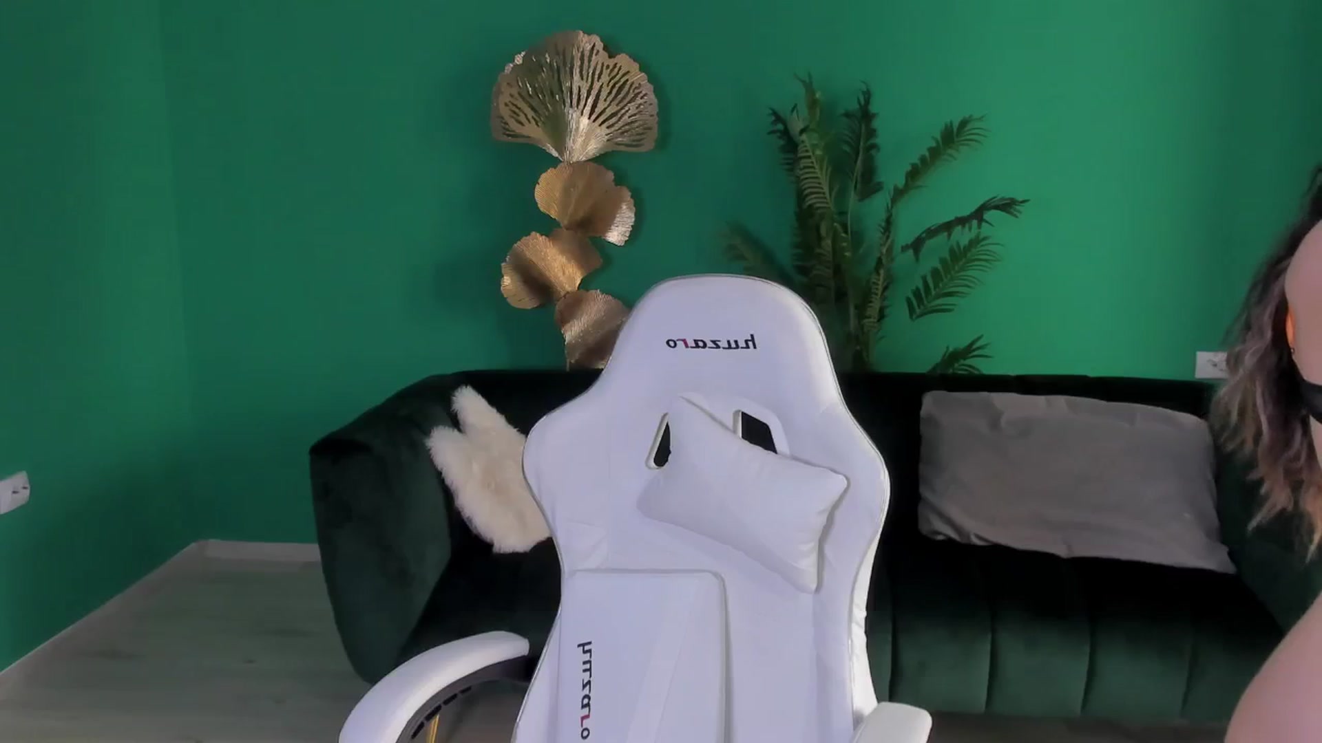 Gallery image thumbnail from Kaylalaine's myfreecams stream on, 05/12/2024, 11:35 image 13 of 20