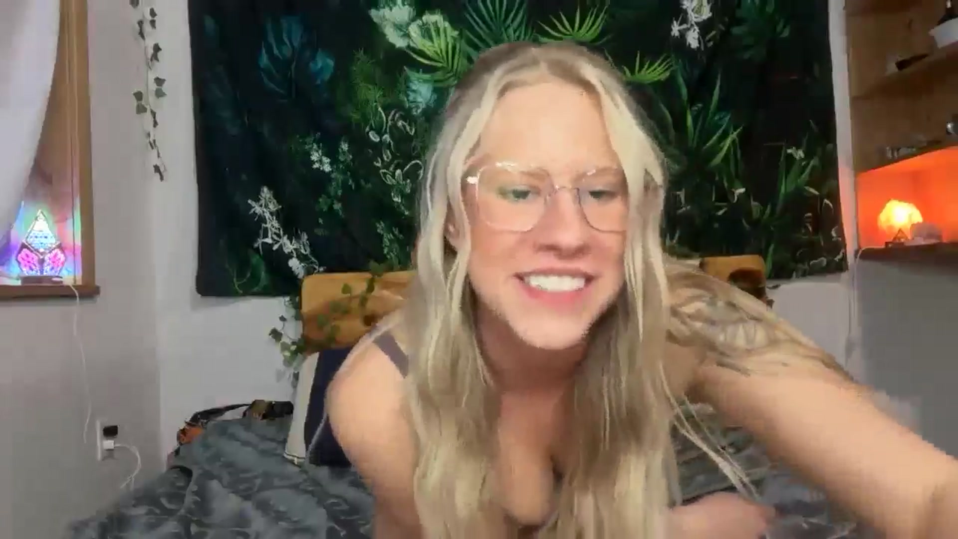 Gallery image thumbnail from KayleighSky's myfreecams stream on, 05/04/2026, 05:48 image 5 of 20