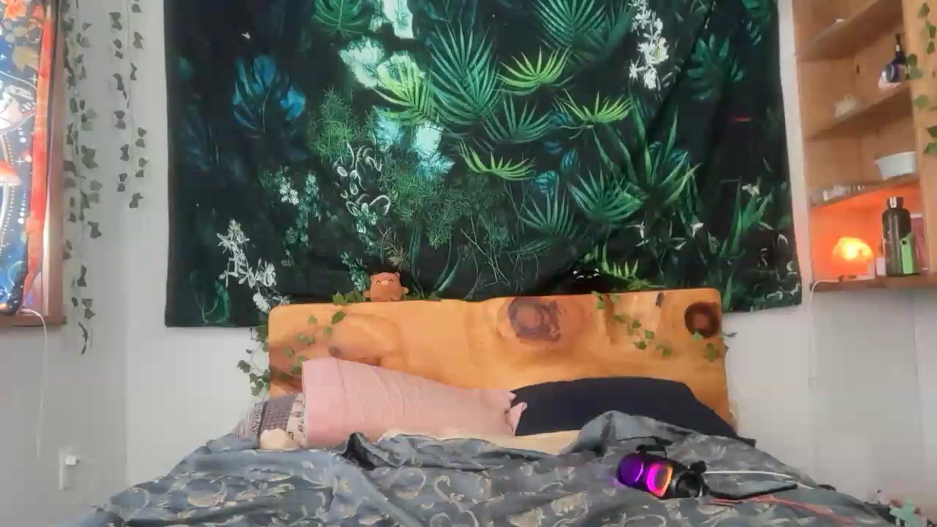 Gallery image thumbnail from KayleighSky's myfreecams stream on, 05/19/2026, 19:40 image 7 of 20