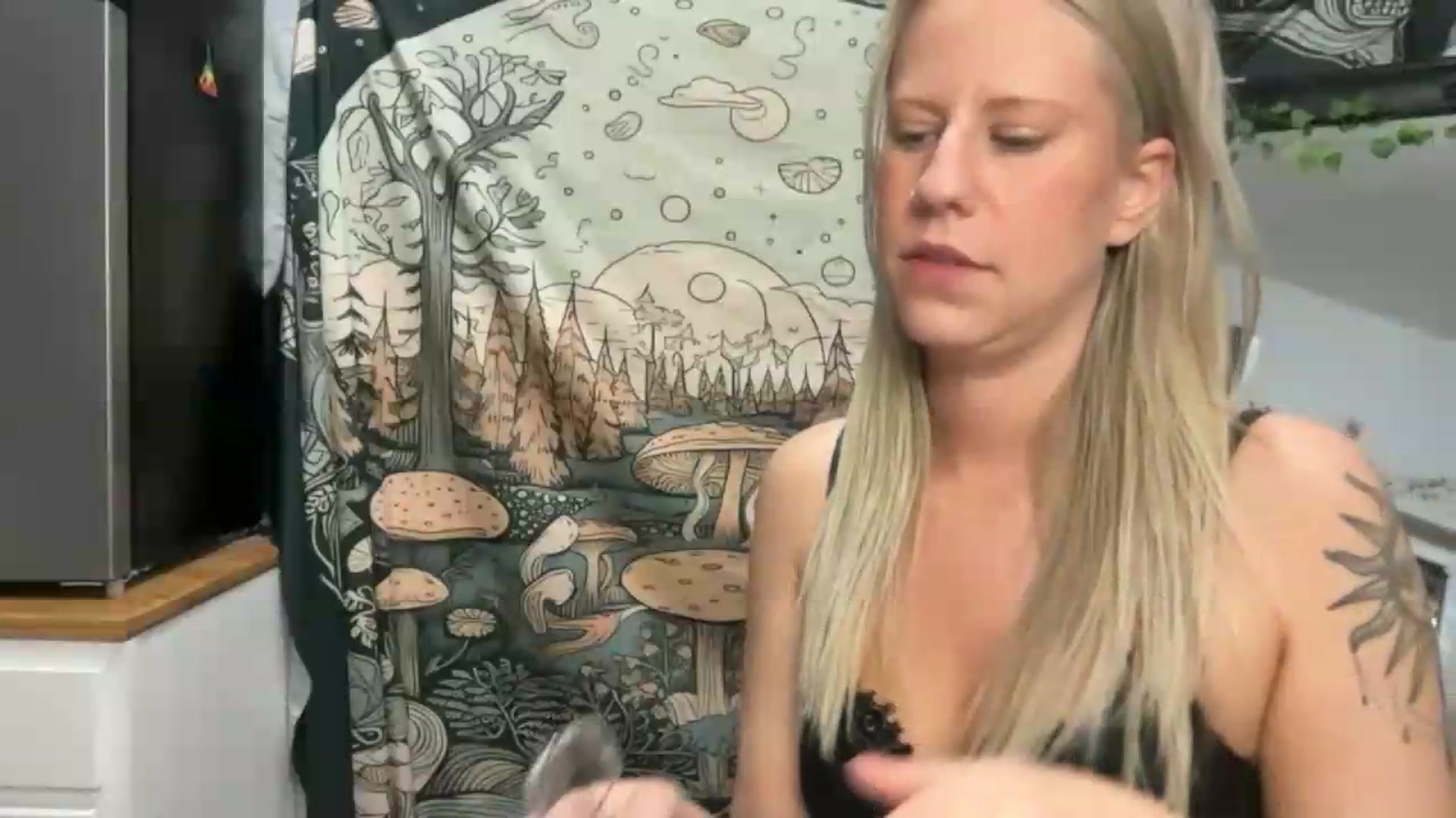Gallery image thumbnail from KayleighSky's myfreecams stream on, 06/03/2026, 03:40 image 5 of 20