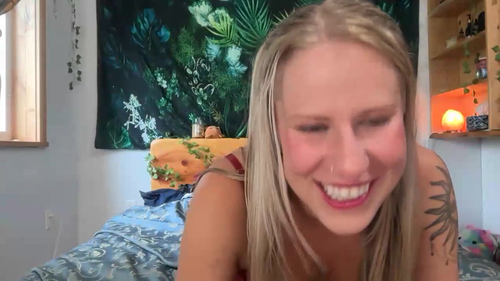 Gallery image thumbnail from KayleighSky's myfreecams stream on, 07/01/2026, 23:01 image 14 of 20