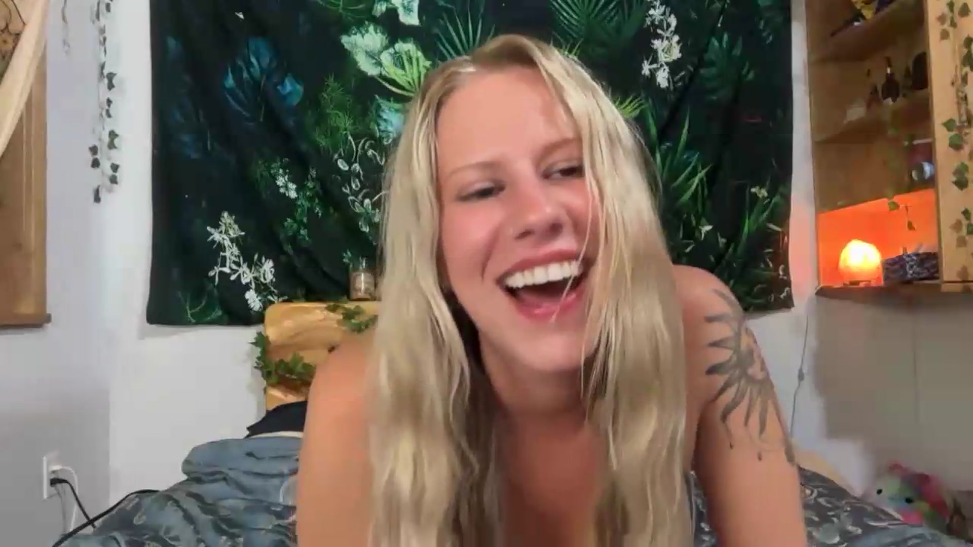 Gallery image thumbnail from KayleighSky's myfreecams stream on, 07/03/2026, 05:19 image 17 of 20