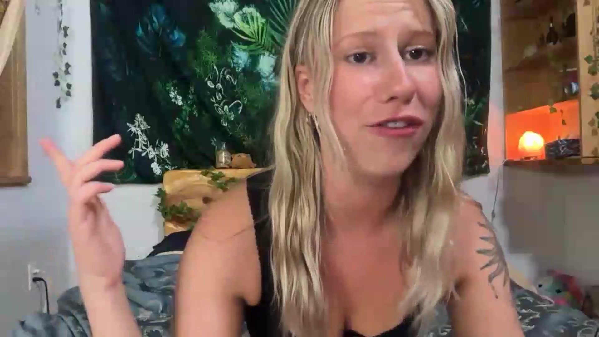 Gallery image thumbnail from KayleighSky's myfreecams stream on, 07/03/2026, 06:18 image 15 of 20