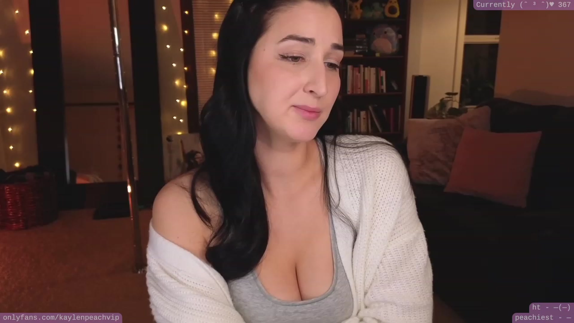 Gallery image thumbnail from KaylenPeach's myfreecams stream on, 01/27/2023, 04:14 image 1 of 20