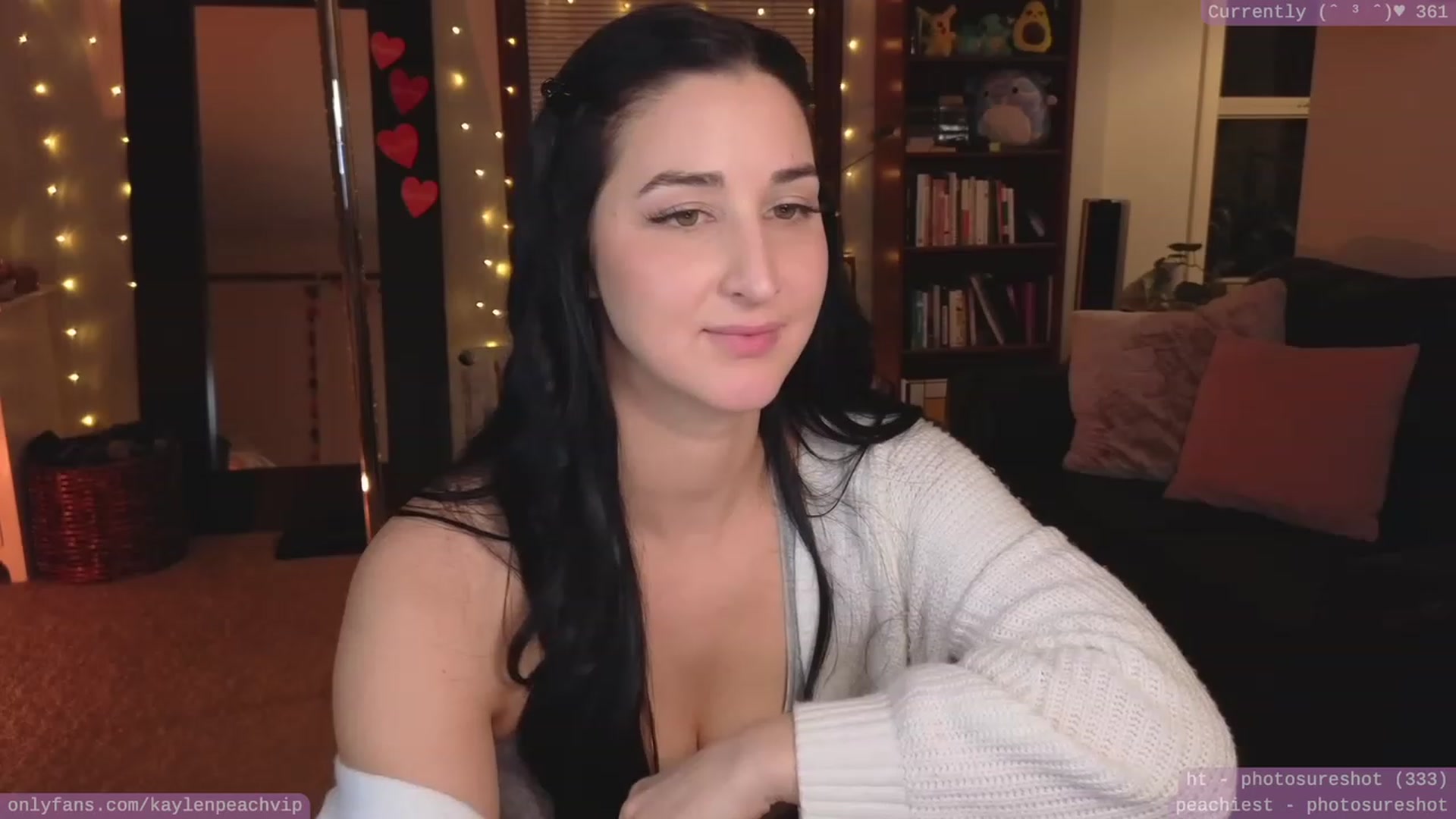 Gallery image thumbnail from KaylenPeach's myfreecams stream on, 01/27/2023, 04:14 image 18 of 20