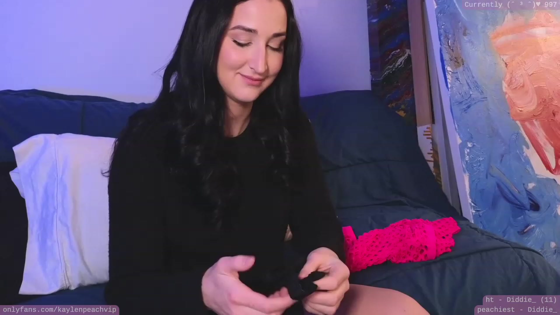 Gallery image thumbnail from KaylenPeach's myfreecams stream on, 02/04/2023, 05:07 image 1 of 20