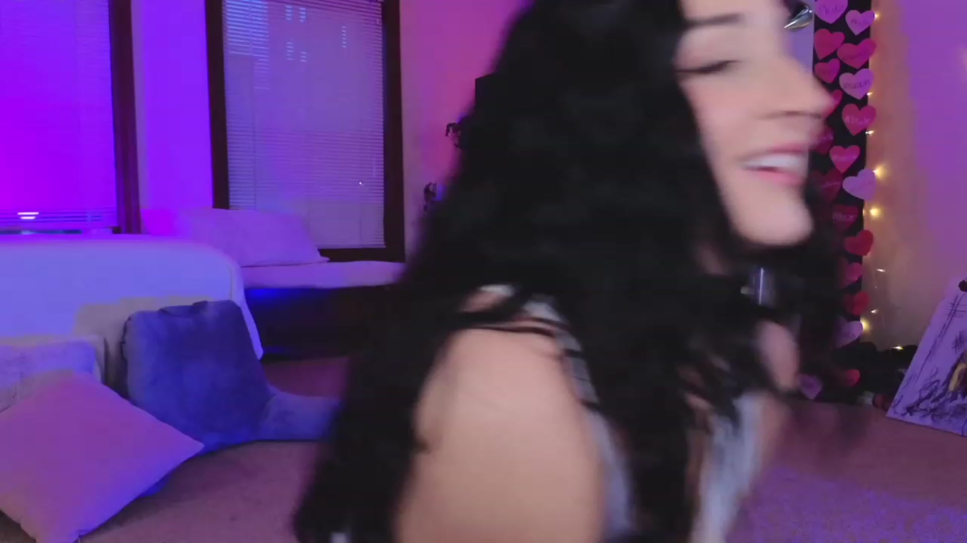 Gallery image thumbnail from KaylenPeach's myfreecams stream on, 02/24/2023, 02:17 image 6 of 20