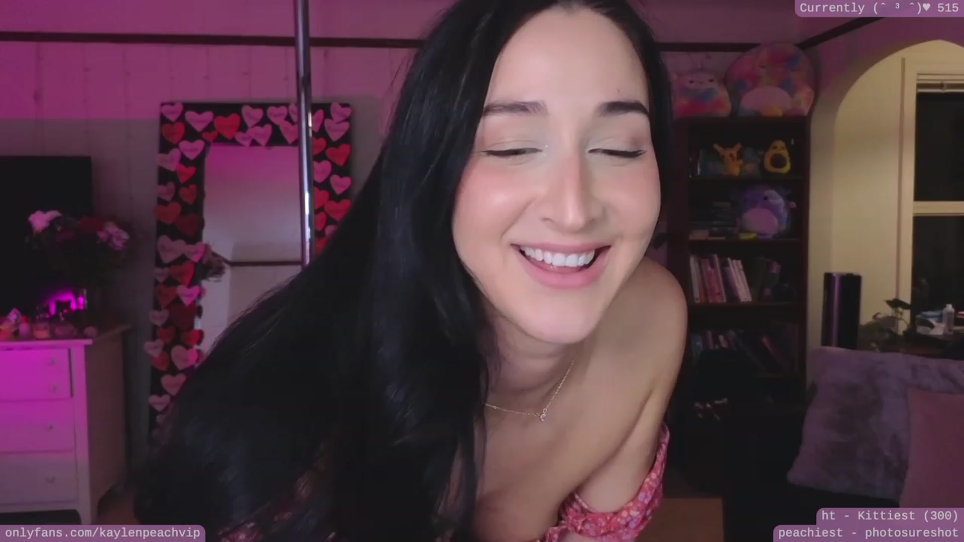 Gallery image thumbnail from KaylenPeach's myfreecams stream on, 03/01/2023, 04:58 image 3 of 20