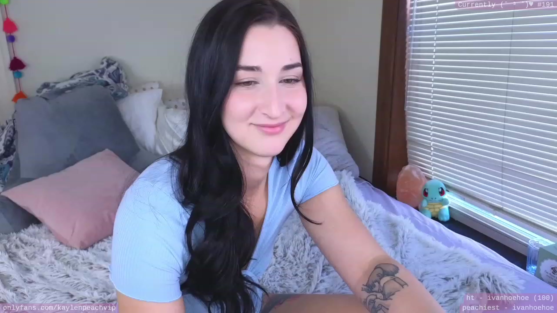 Gallery image thumbnail from KaylenPeach's myfreecams stream on, 03/22/2023, 21:56 image 10 of 20