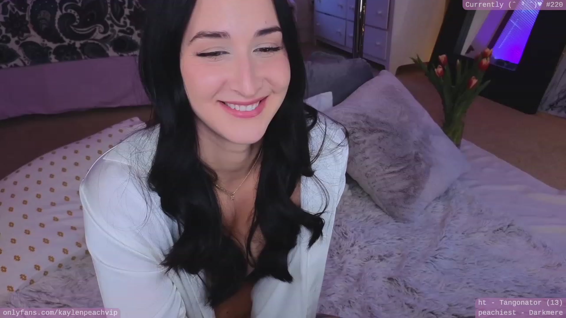 Gallery image thumbnail from KaylenPeach's myfreecams stream on, 03/28/2023, 03:38 image 6 of 20
