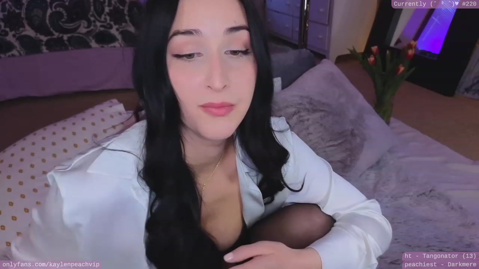Gallery image thumbnail from KaylenPeach's myfreecams stream on, 03/28/2023, 03:38 image 7 of 20