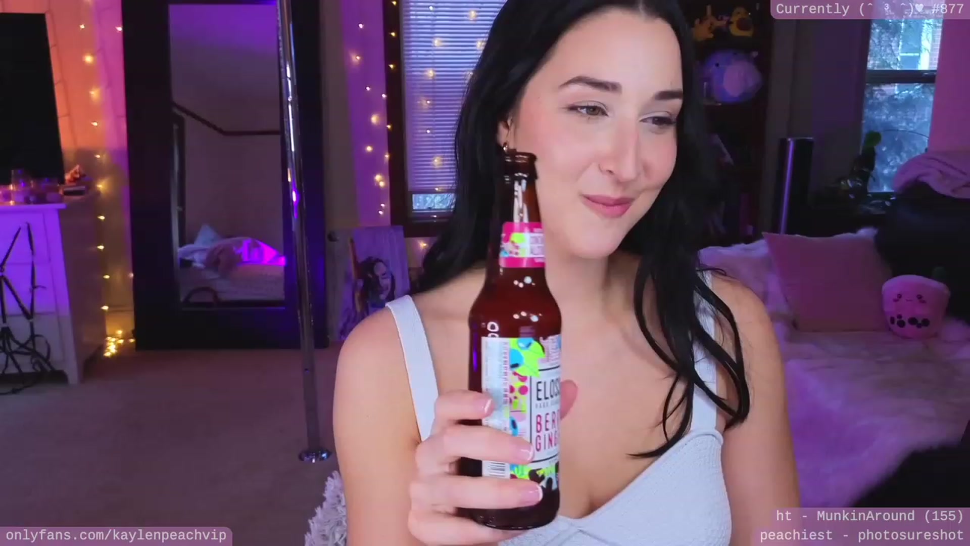 Gallery image thumbnail from KaylenPeach's myfreecams stream on, 04/25/2023, 03:34 image 2 of 20