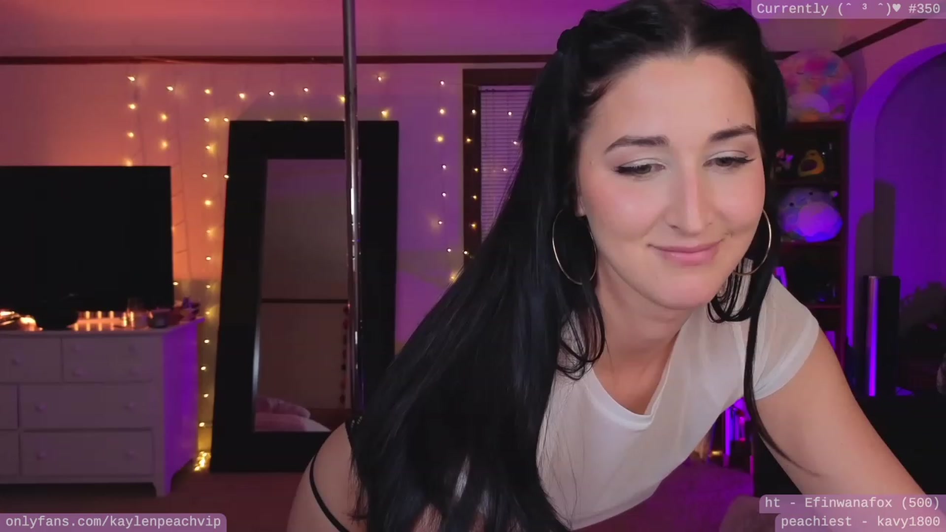 Gallery image thumbnail from KaylenPeach's myfreecams stream on, 05/05/2023, 04:33 image 4 of 20