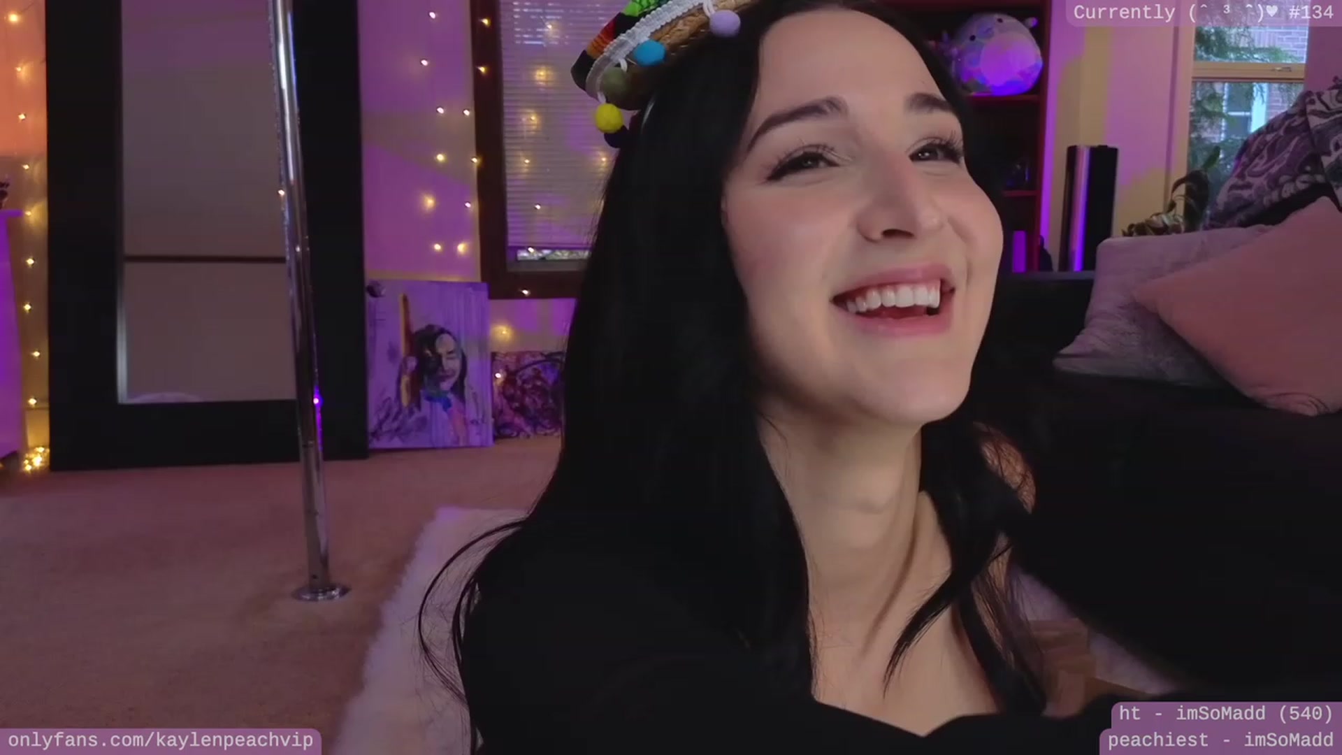 Gallery image thumbnail from KaylenPeach's myfreecams stream on, 05/06/2023, 03:01 image 7 of 20