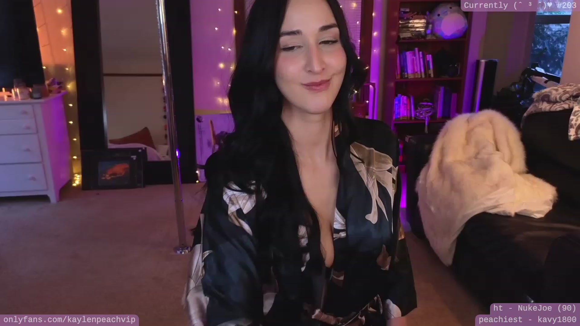 Gallery image thumbnail from KaylenPeach's myfreecams stream on, 05/10/2023, 03:34 image 7 of 20