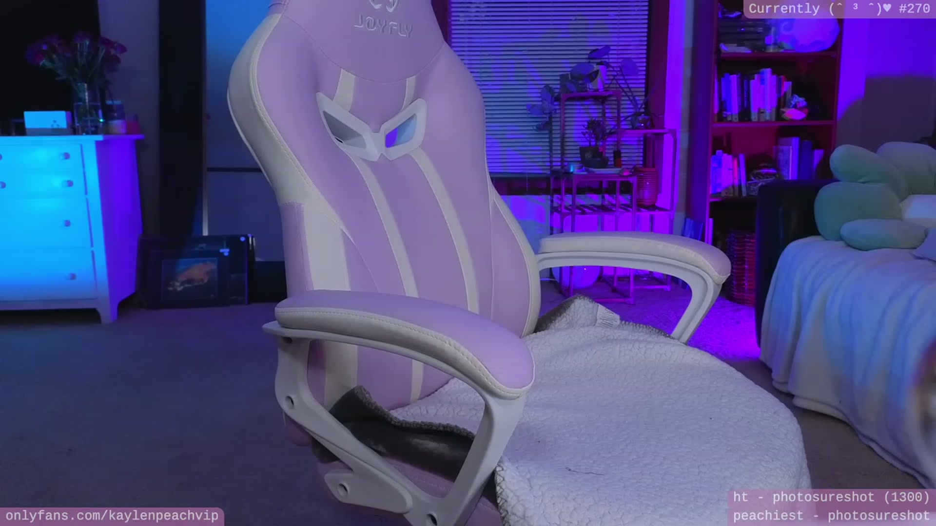 Gallery image thumbnail from KaylenPeach's myfreecams stream on, 05/25/2023, 04:58 image 14 of 20