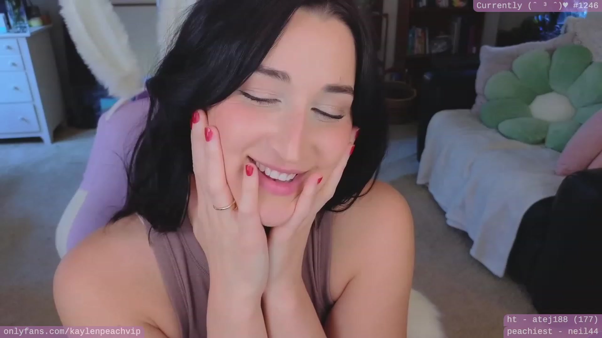 Gallery image thumbnail from KaylenPeach's myfreecams stream on, 06/02/2023, 02:57 image 7 of 20