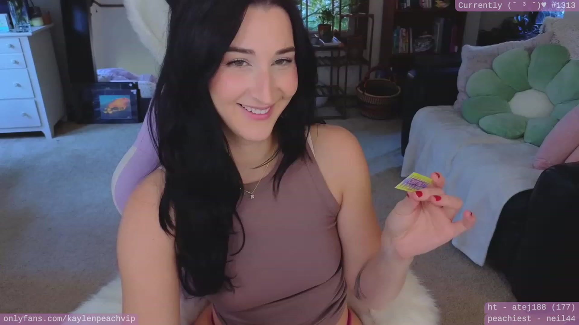 Gallery image thumbnail from KaylenPeach's myfreecams stream on, 06/02/2023, 02:57 image 4 of 20