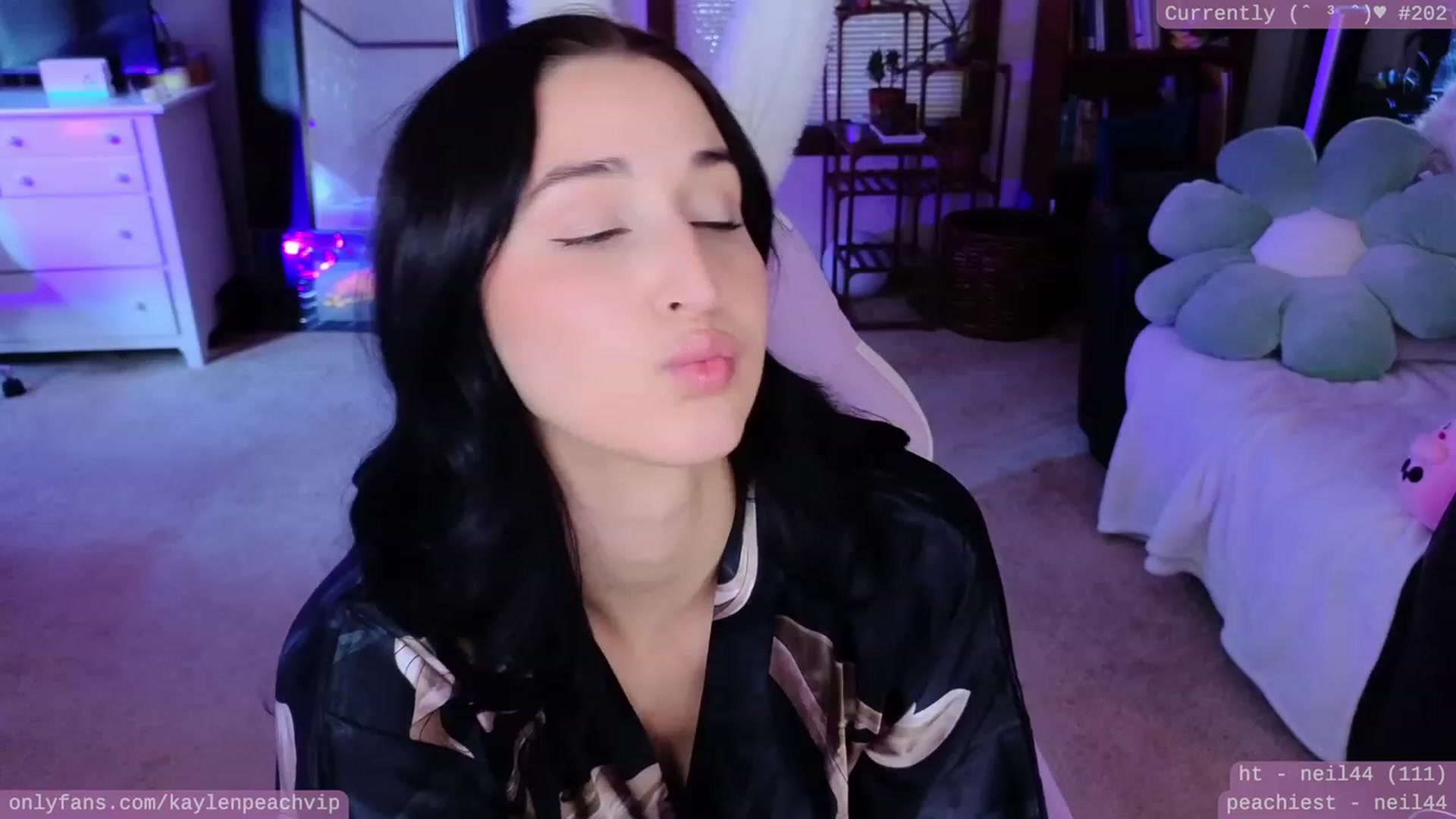 Gallery image thumbnail from KaylenPeach's myfreecams stream on, 06/13/2023, 02:46 image 2 of 20