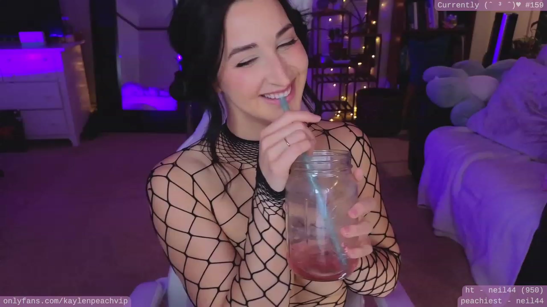 Gallery image thumbnail from KaylenPeach's myfreecams stream on, 06/14/2023, 04:30 image 14 of 20